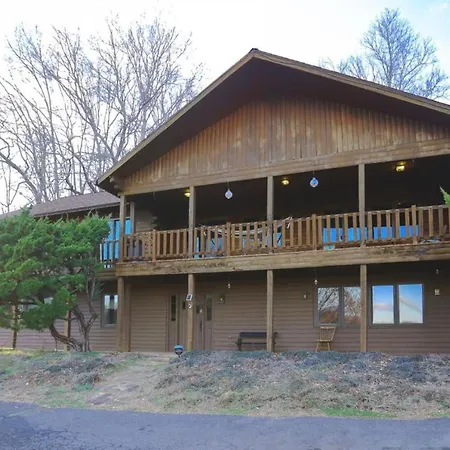 Mountain Lodge - Heated Pool 83 Degrees